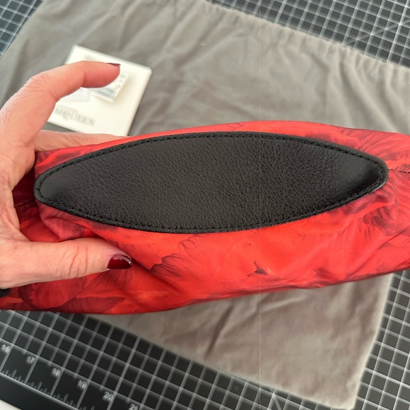 Authentic Alexander McQueen Printed - Nylon De Manta coral bag clutch bag - Picture 8 of 13